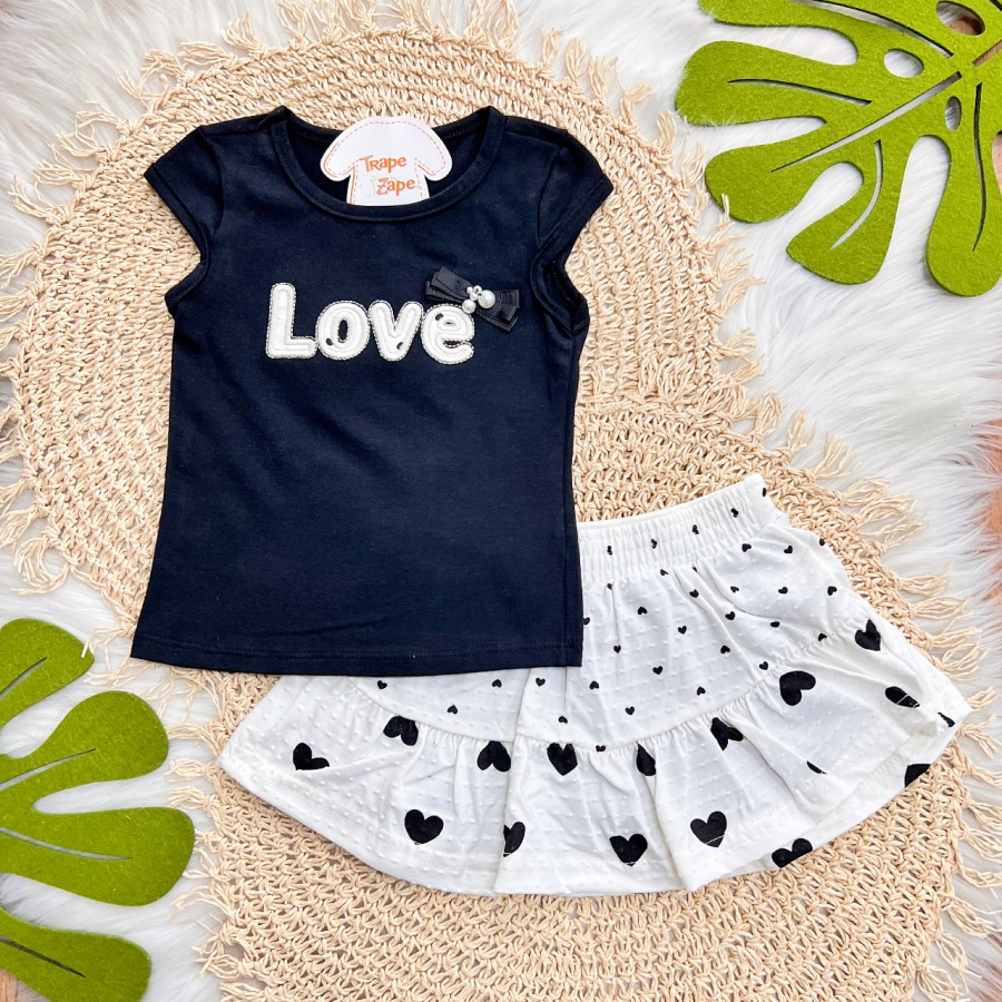 Conj. Blusa Manga Curta Love e Short Saia Corações - Preto 